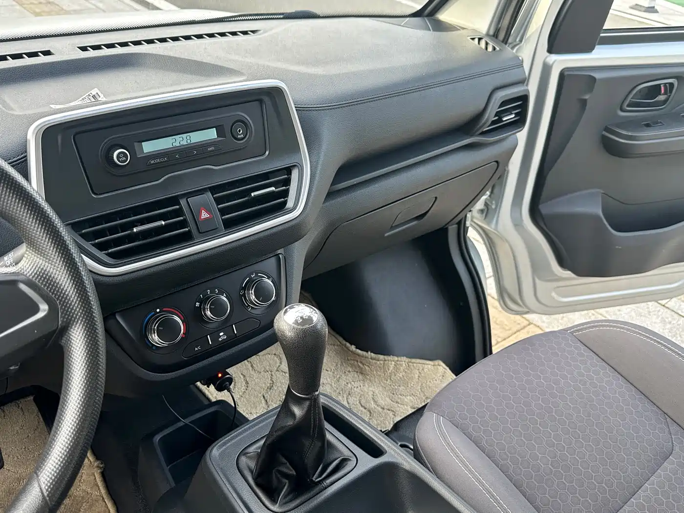 Changan Kaicheng Changan Star Card PLUS 2023 2022 1.6L Comfort AC Double Row Steel Panel Van DAM16KR