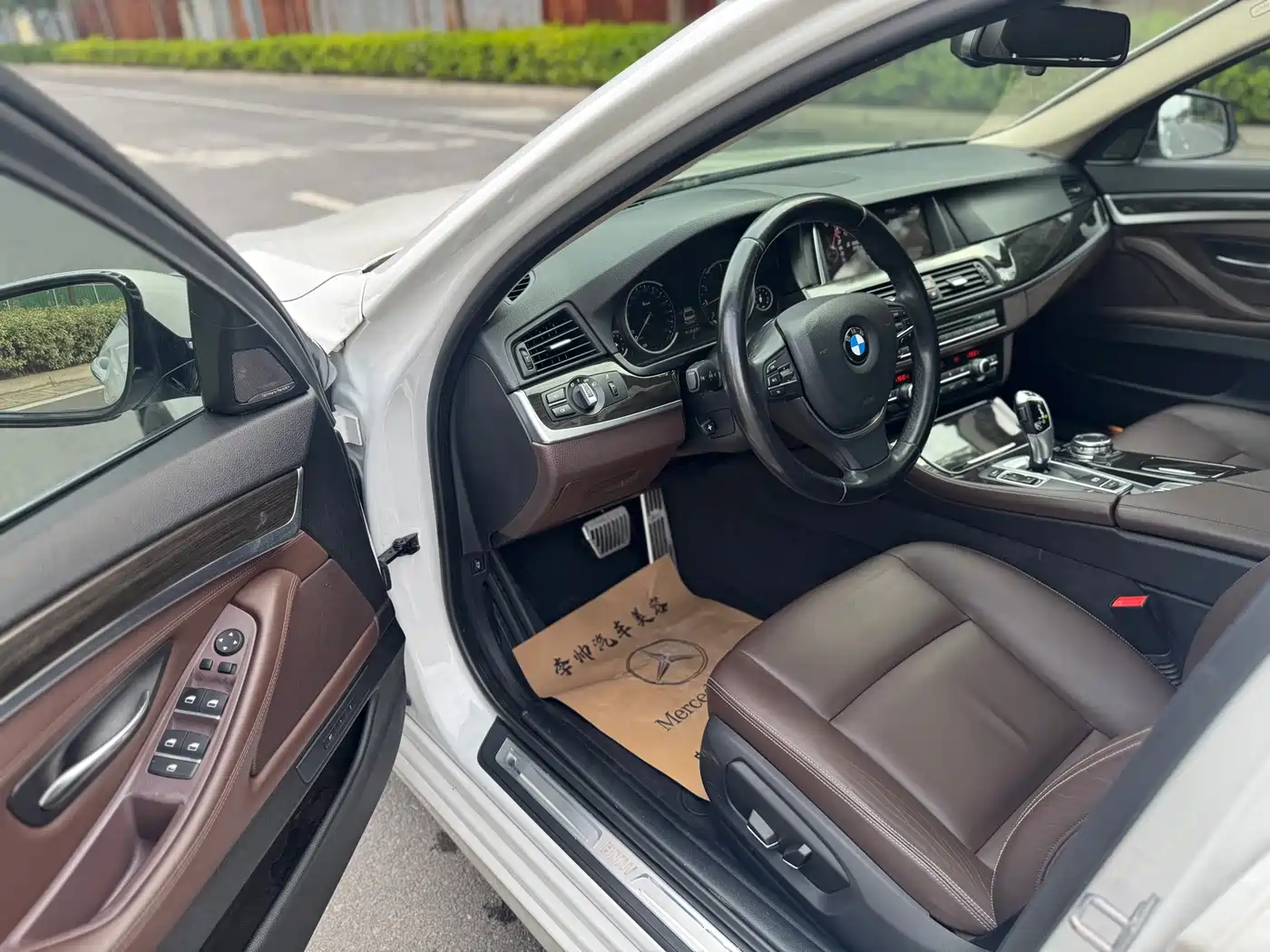 BMW 5 Series 2017 525Li Luxury Design Package фото 4