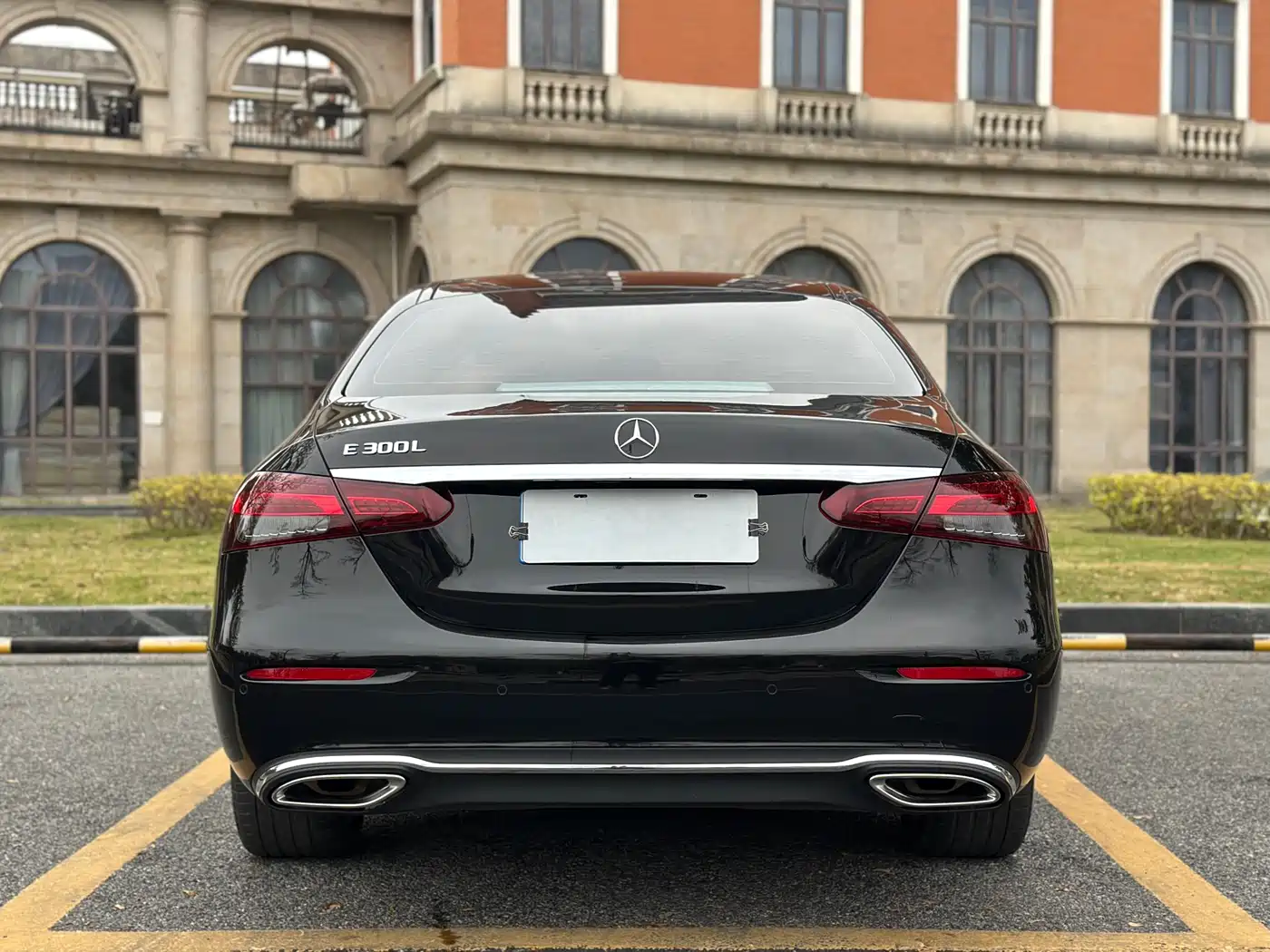  E CLASS