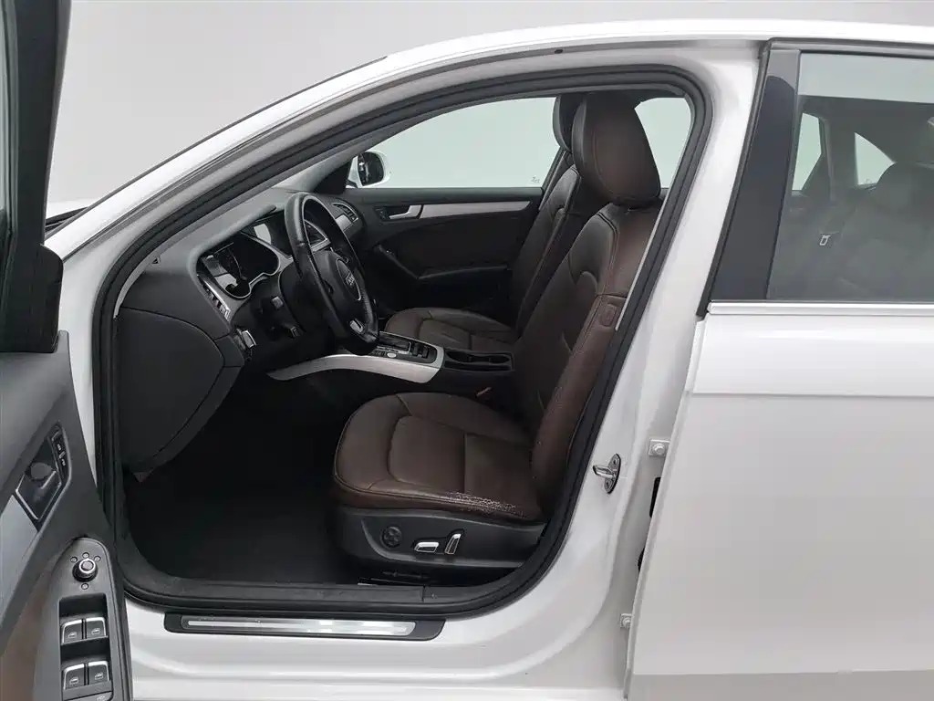 Фото 10 - Audi A4L