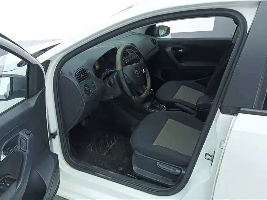 Volkswagen Polo 2018 1.5L Auto Safe Drive фото 9