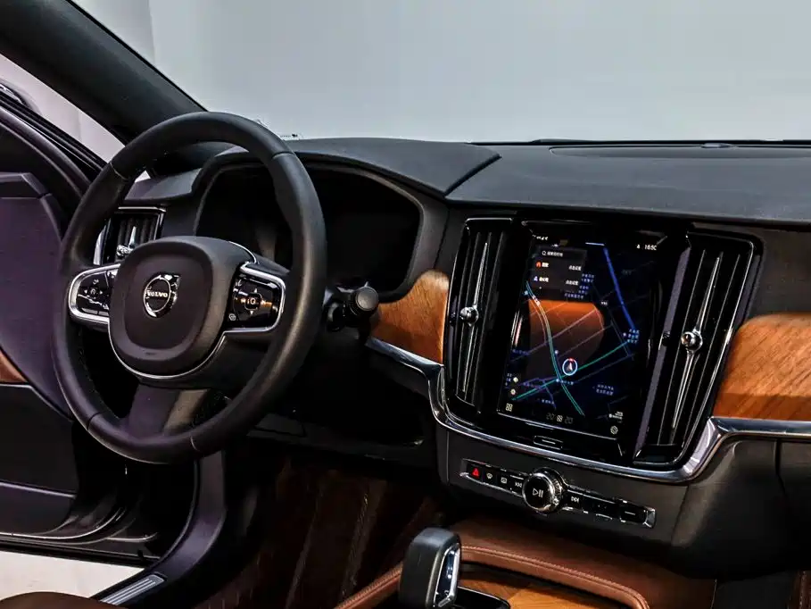 Volvo S90 2025 2024 B5 Momentum Luxury Edition