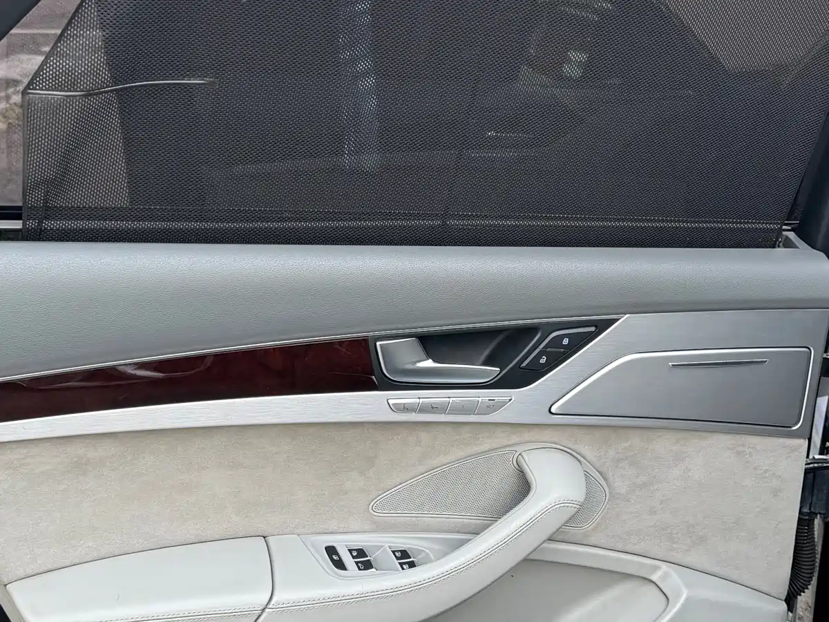 Audi A8 2011 A8L 3.0 TFSI quattro Comfort (213kW) фото 7