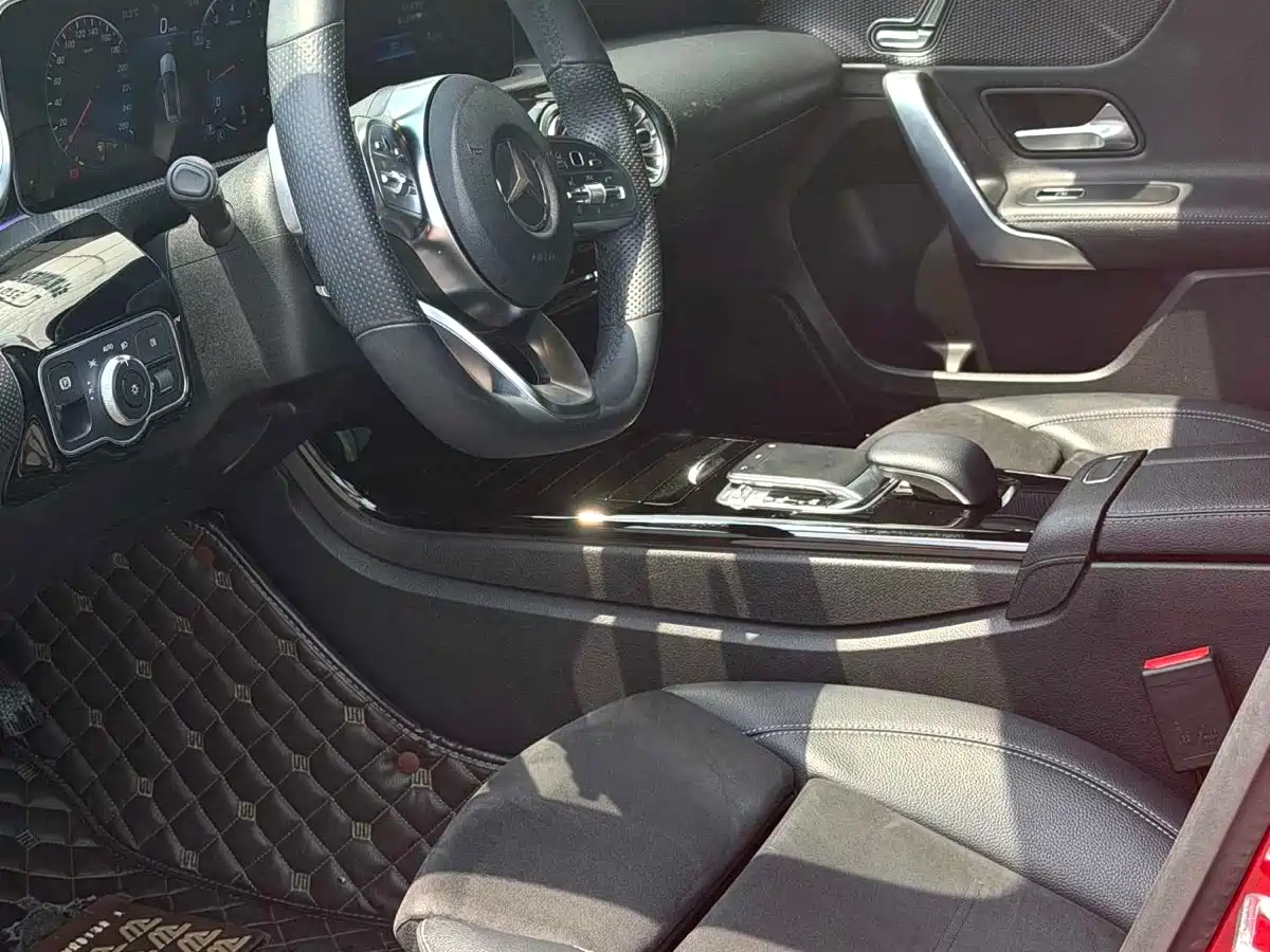 Mercedes-Benz A-Class 2020 A 200 L Sport Sedan фото 12
