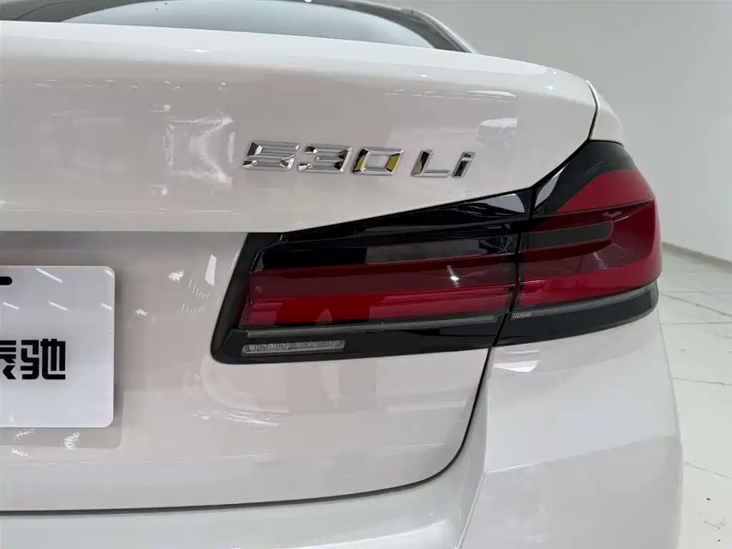 BMW 5 Series 2022 Facelift 530Li Leading M Sport Package фото 10