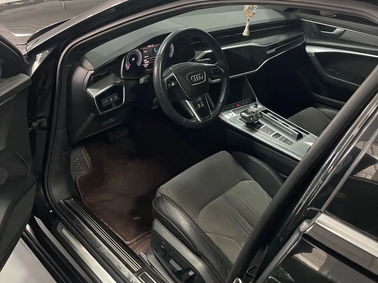 Фото 8 - Audi A6L