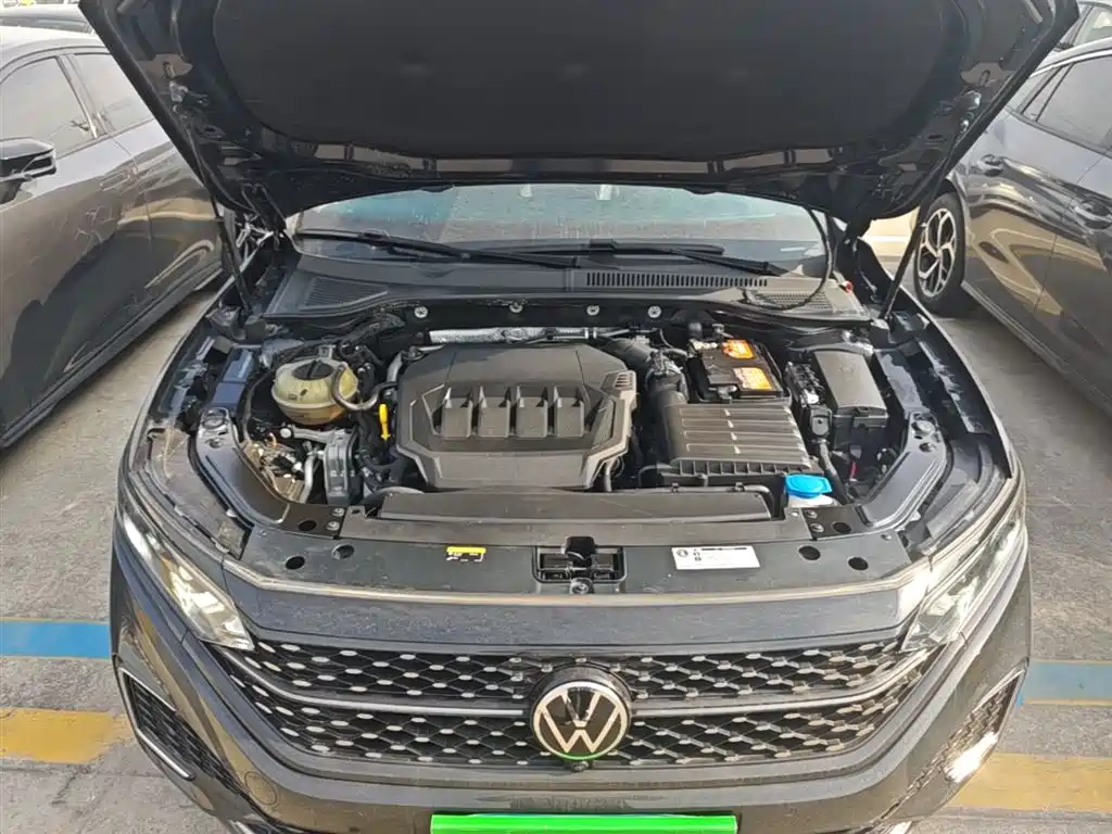 Volkswagen Passat 2023 330TSI Starlight Luxury Edition фото 20