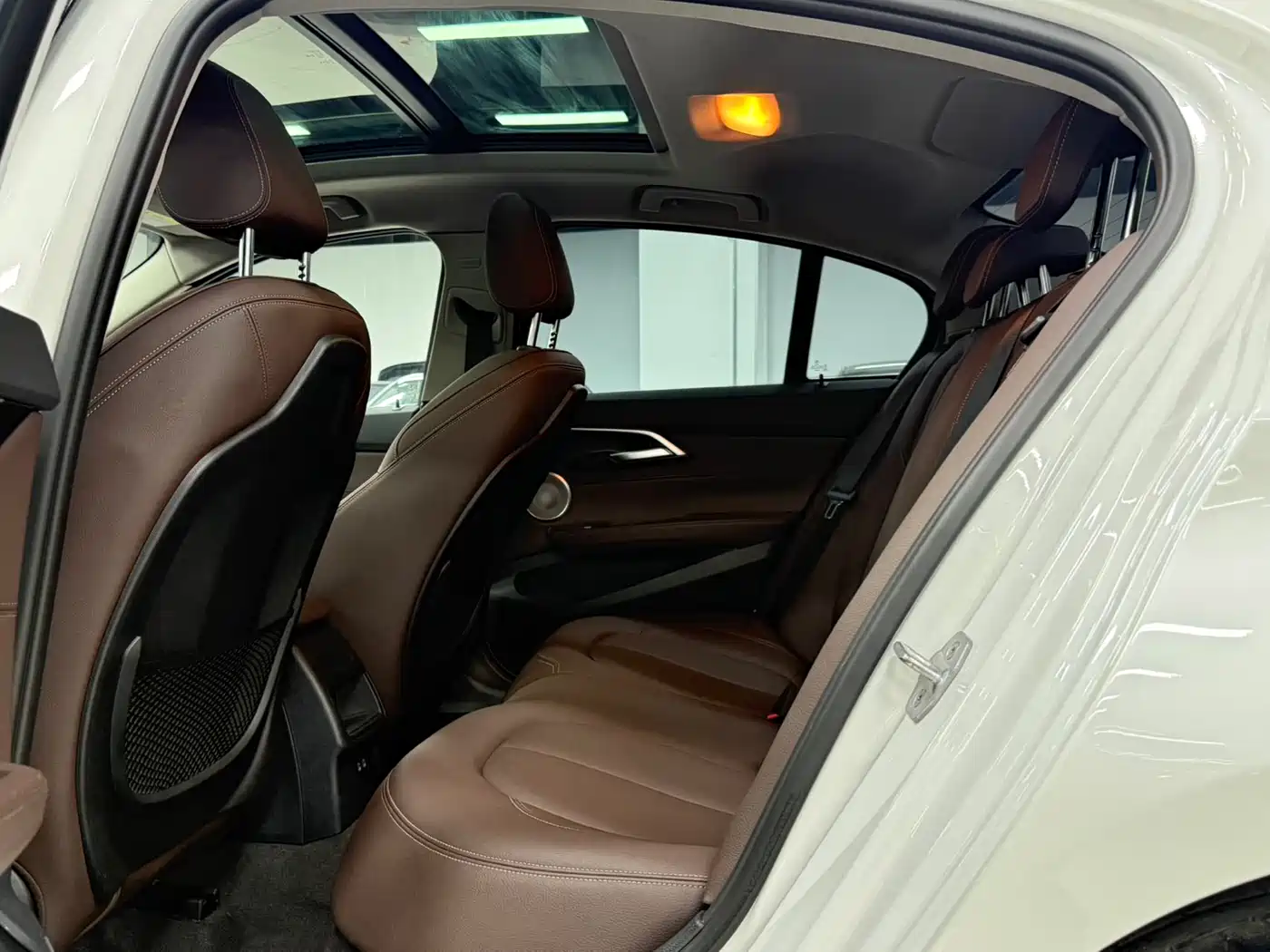 BMW 1 Series 2022 120i M Sport Shadow Edition фото 17