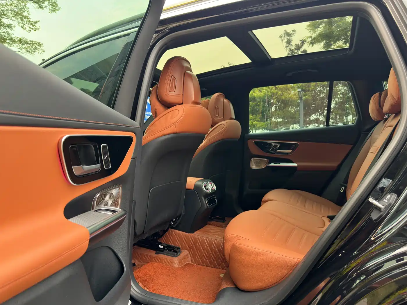 Mercedes-Benz GLC 2026 GLC 300 L 4MATIC Sport 5-Seater фото 10