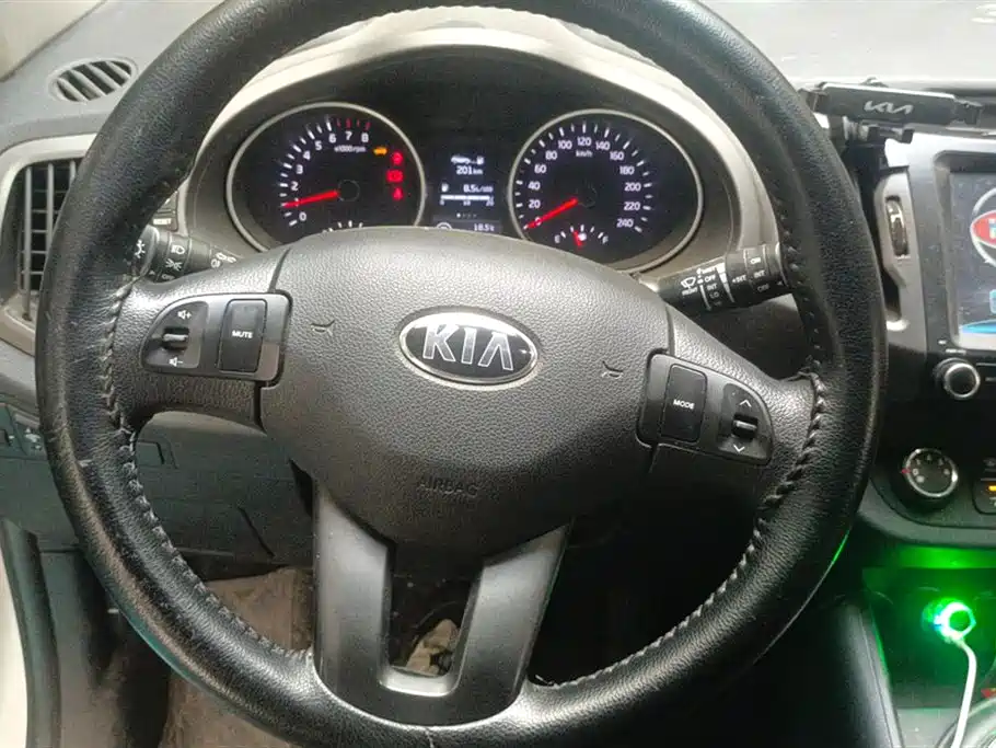 Kia Sportage 2015 2.0L Automatic 2WD GL фото 15