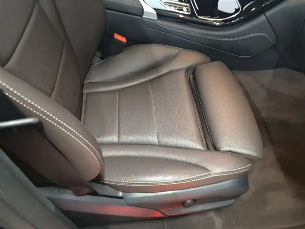 Mercedes-Benz GLC 2020 Facelift GLC 260 L 4MATIC Luxury фото 25