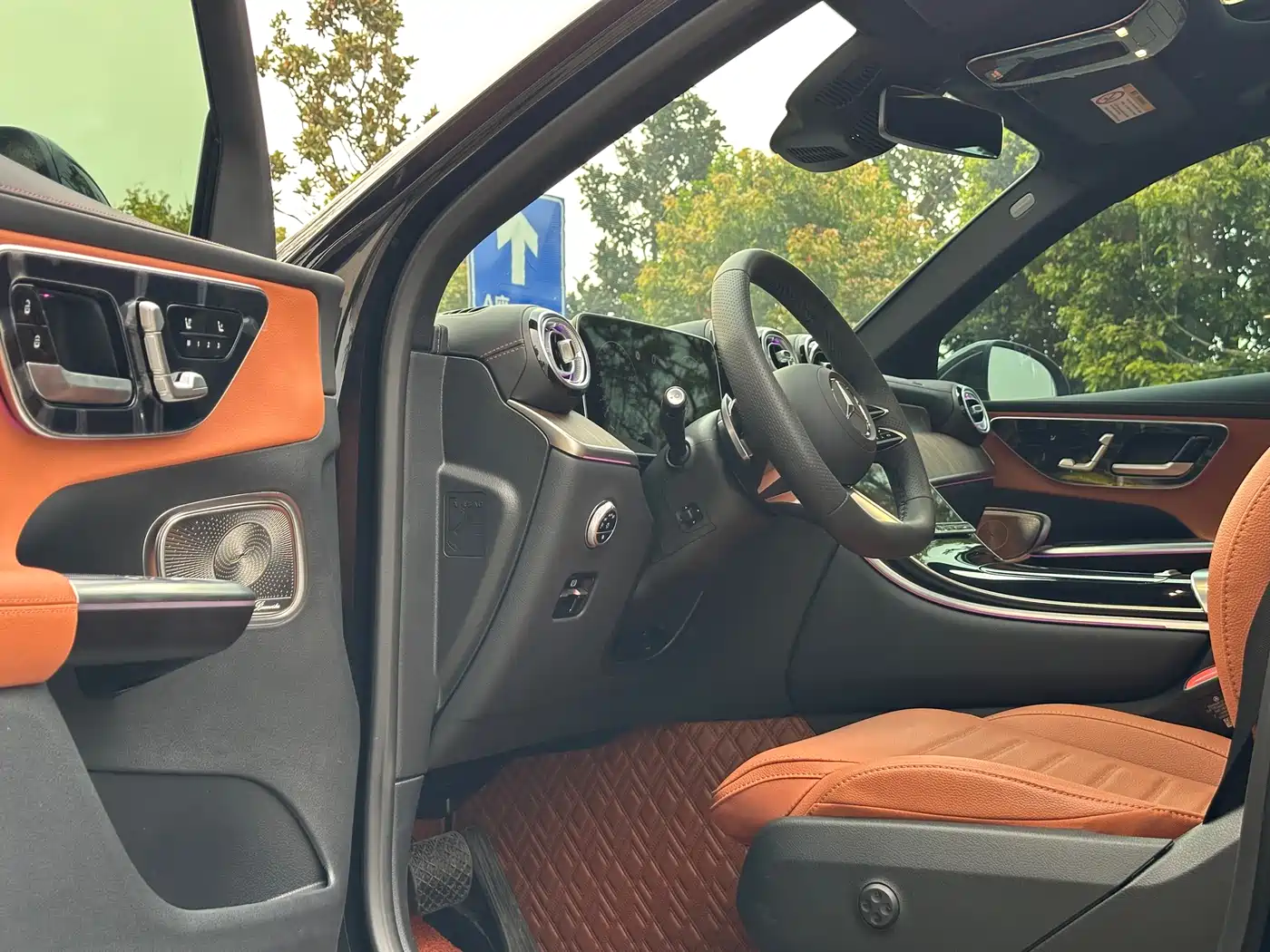 Mercedes-Benz GLC 2026 GLC 300 L 4MATIC Sport 5-Seater фото 9