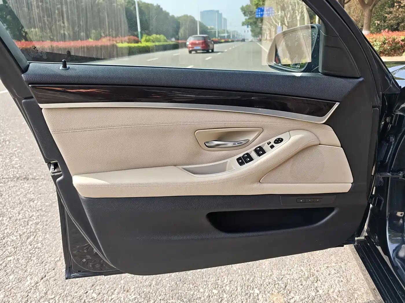 BMW 5 Series 2012 523Li Luxury фото 8