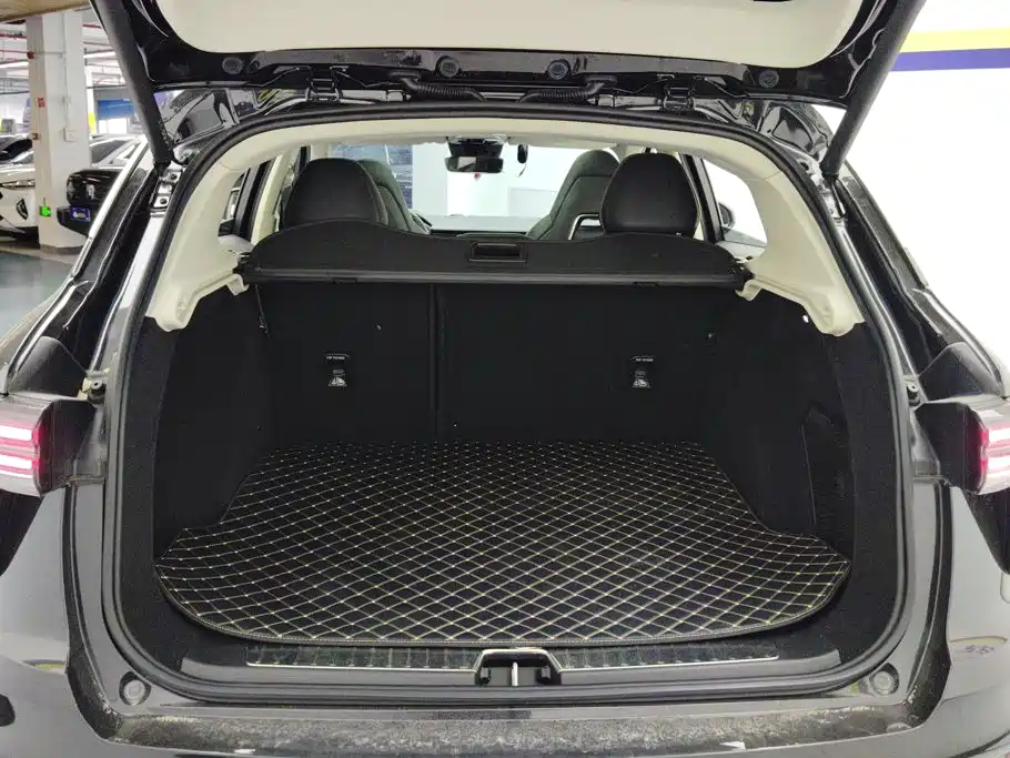 Lynk & Co 01 2024 2023 2.0TD 2WD Pro