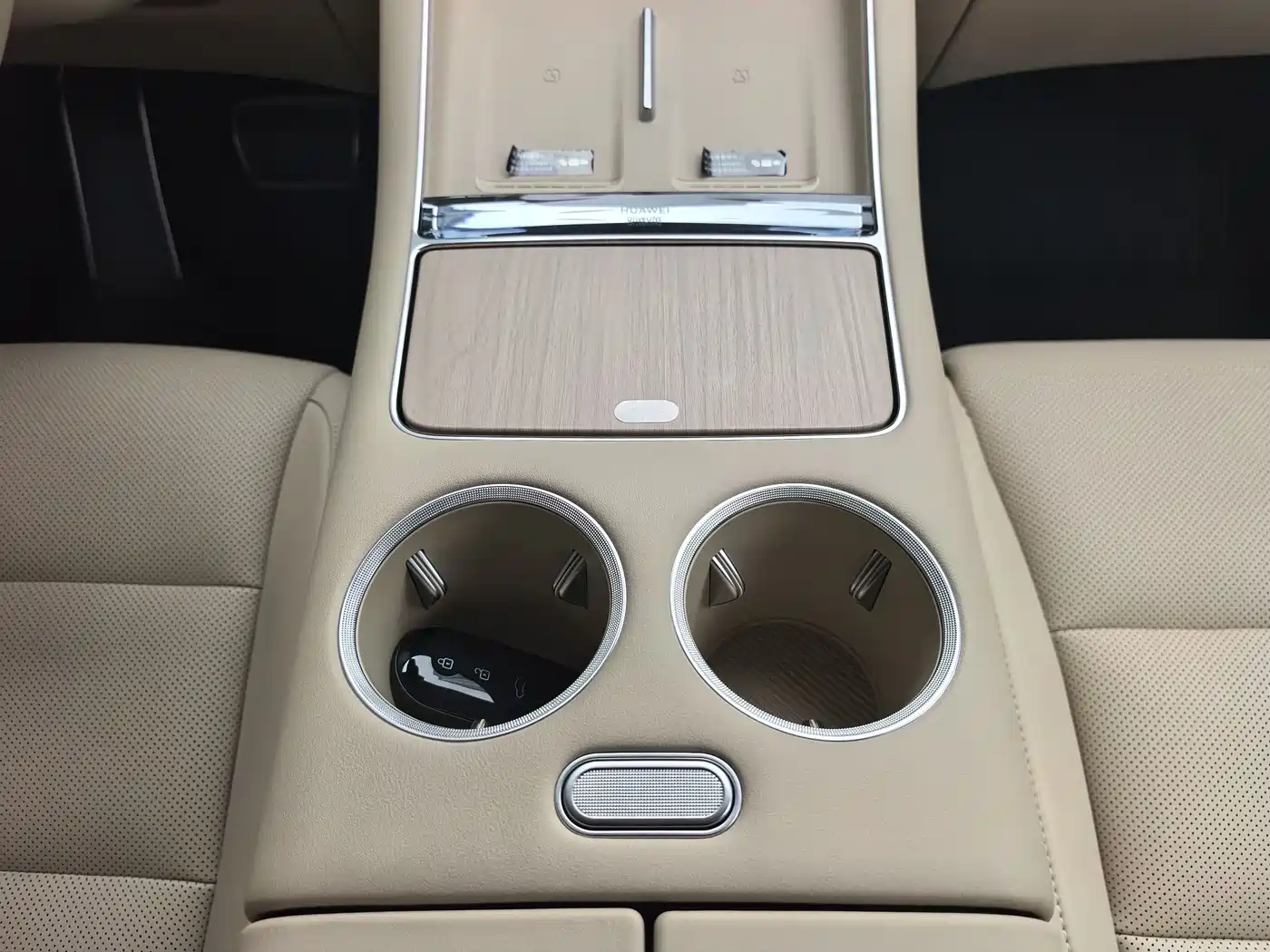 AITO Wenjie AITO M5 2025 Extended Range Ultra AWD фото 16