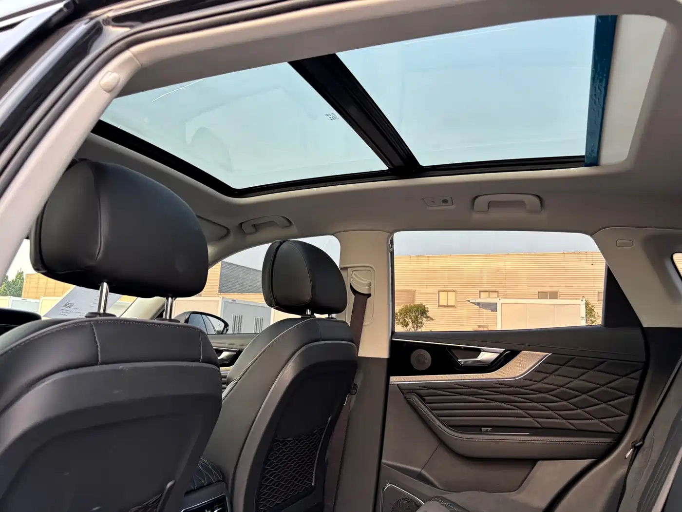 Hongqi HS5 2022 2.0T Smart Connect Premium Edition фото 10