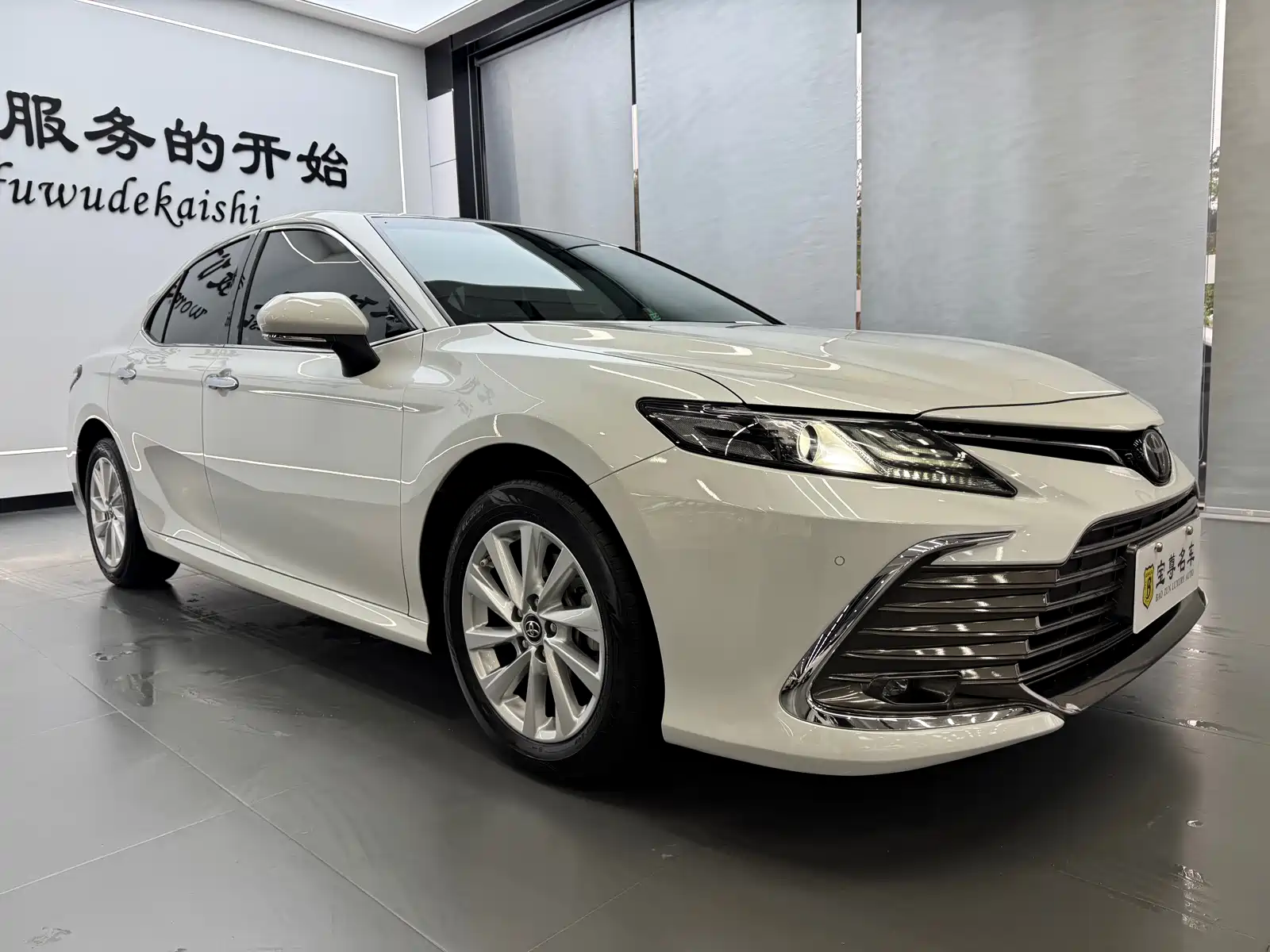 Фото 3 - Toyota Camry