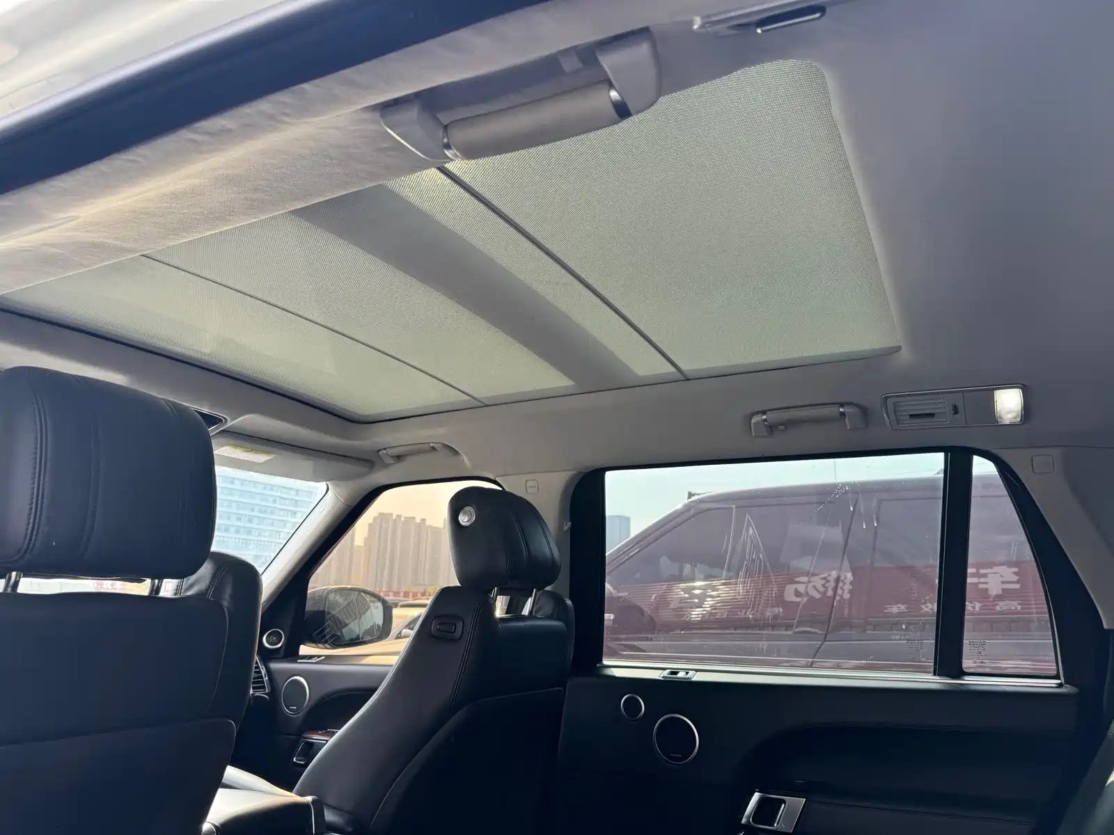 Photo 13 - Land Rover Range Rover