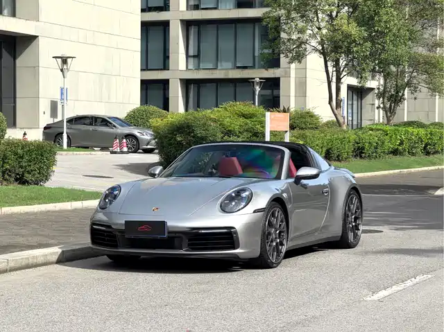 Porsche 911 2021