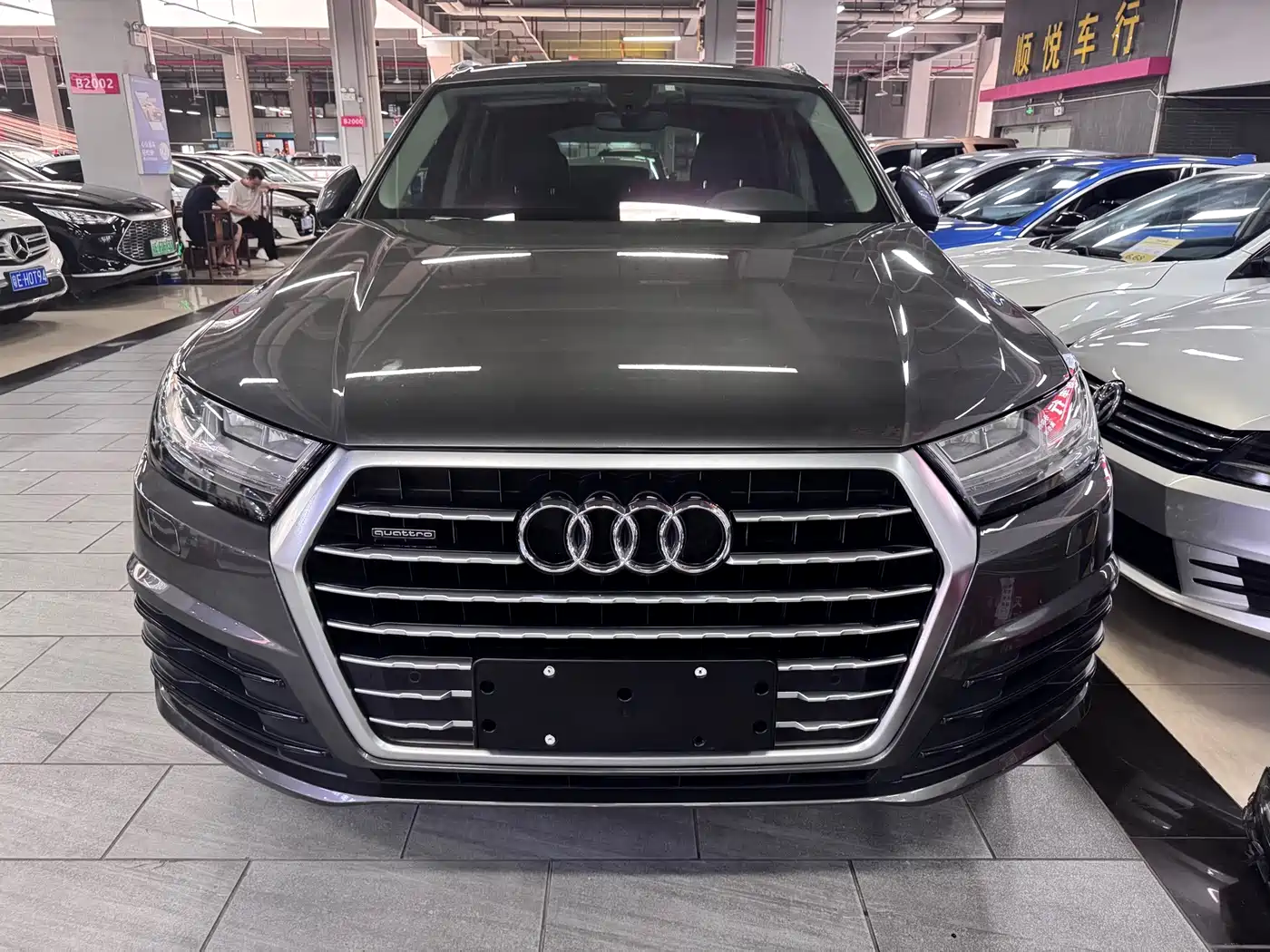 Фото 2 - Audi Q7