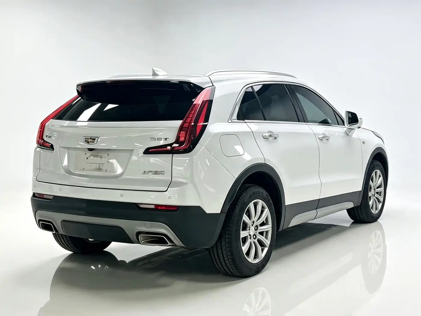 Фото 6 - Cadillac XT4