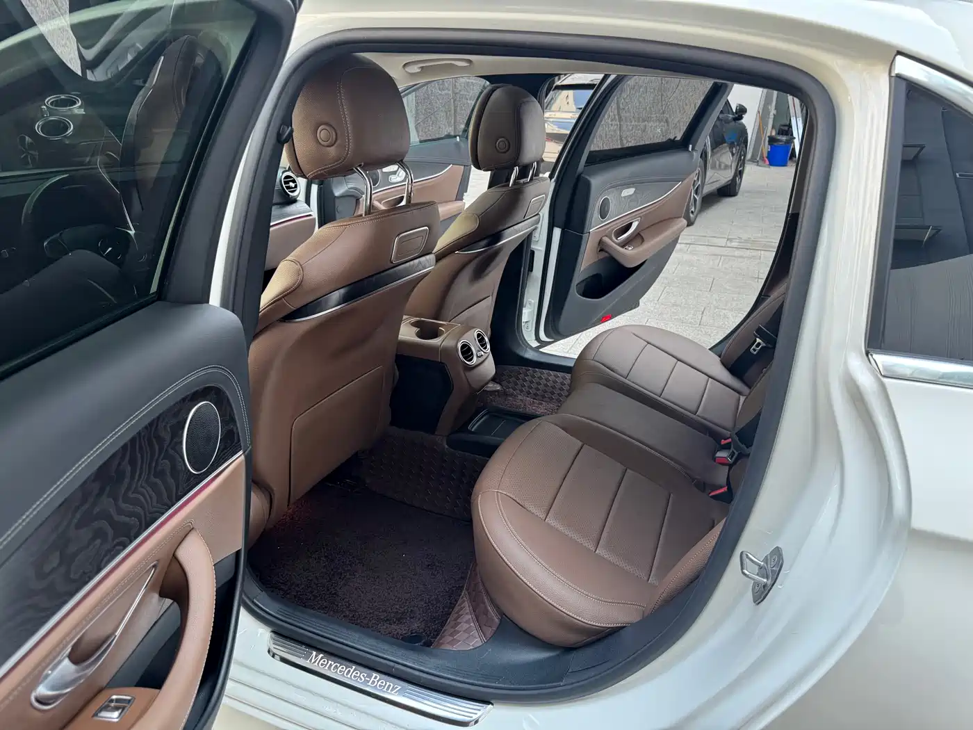 Mercedes-Benz E-Class 2016 E 300 L Sport Fashion Type фото 13