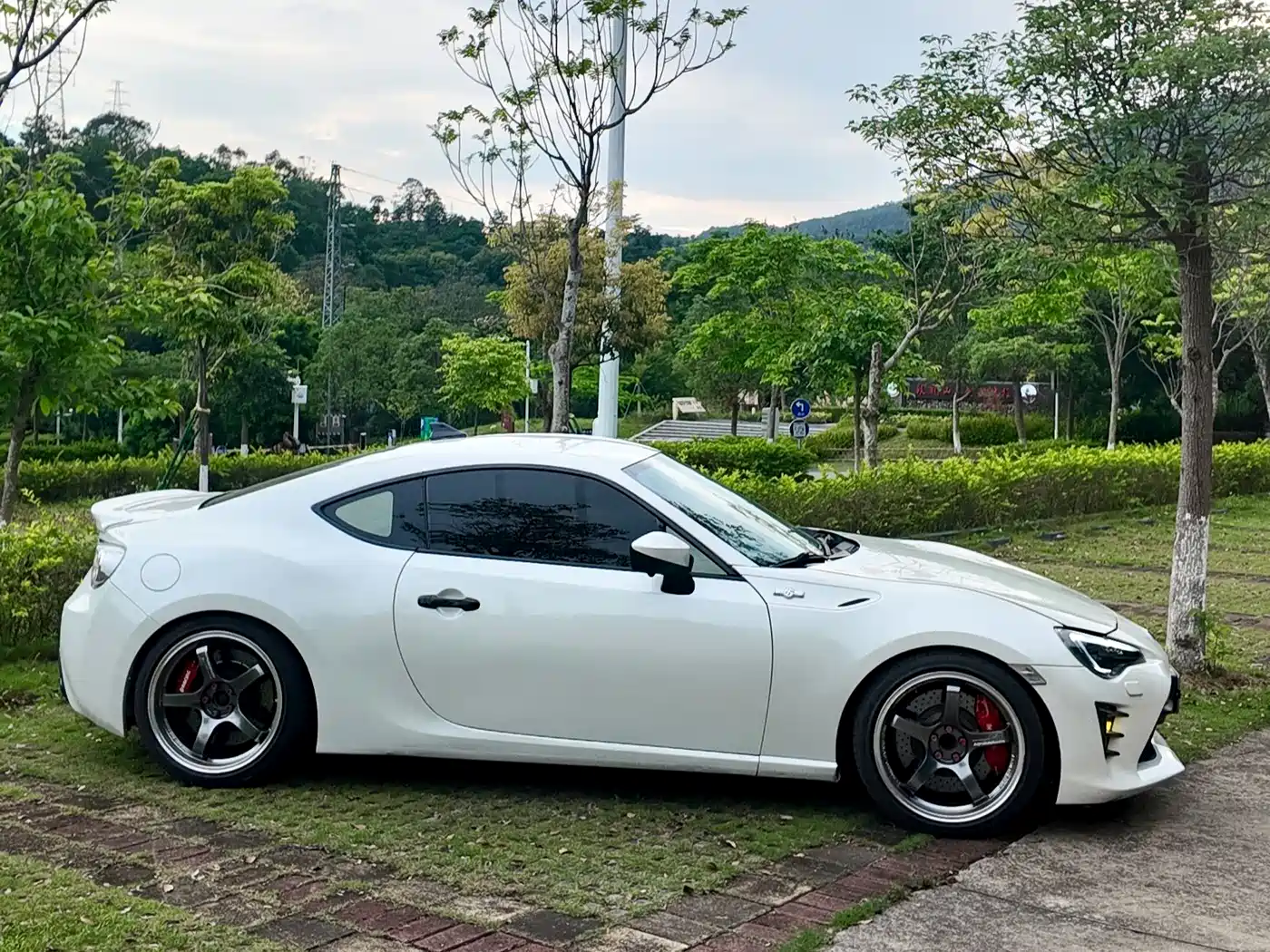 Toyota 86 2013 2.0L Automatic Luxury фото 53