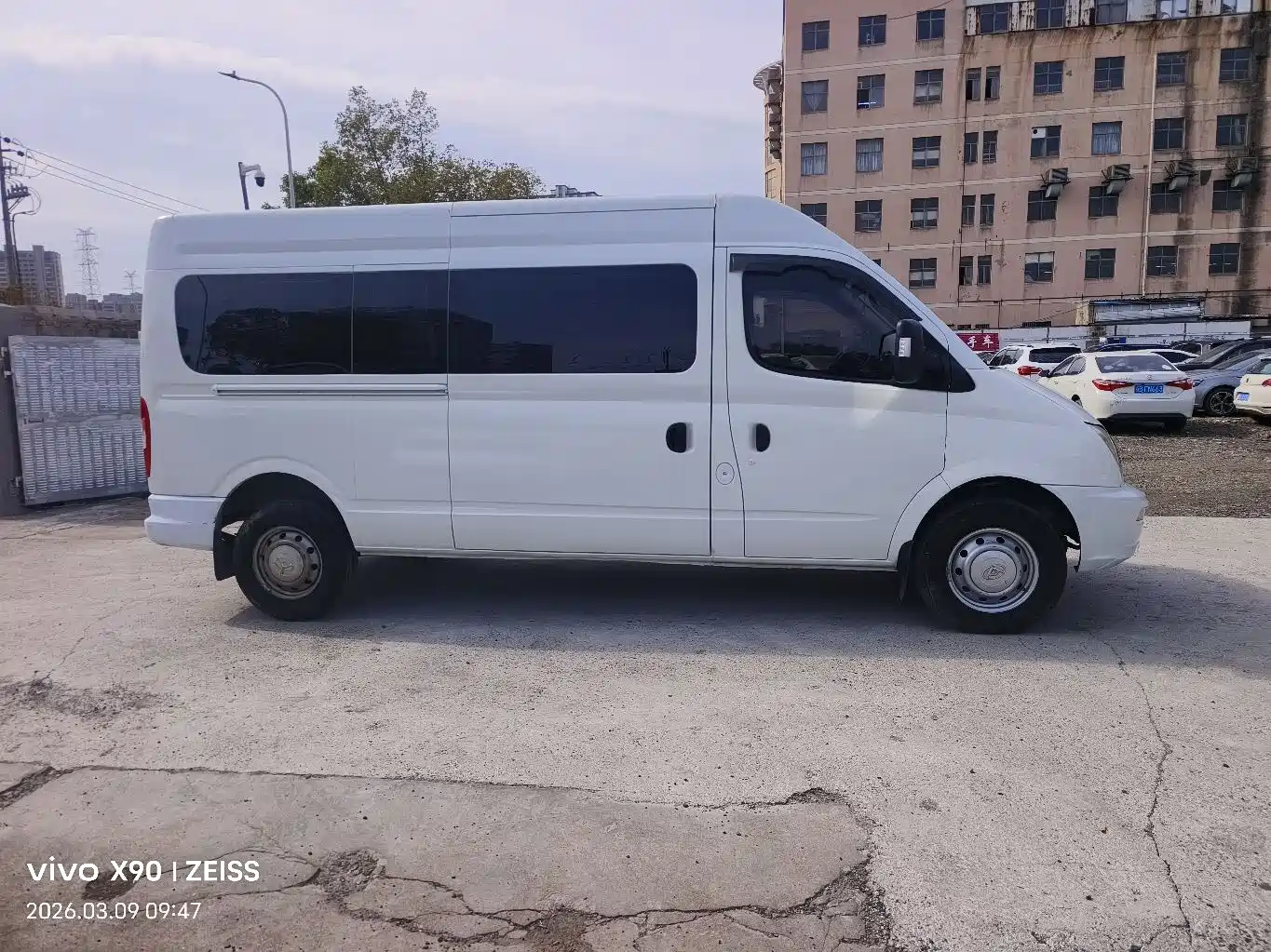 SAIC Maxus Xintu V80 2021 2.0T AMT Classic Aoyuntong Long Wheelbase Medium Roof 6/7/8/9 Seater фото 4