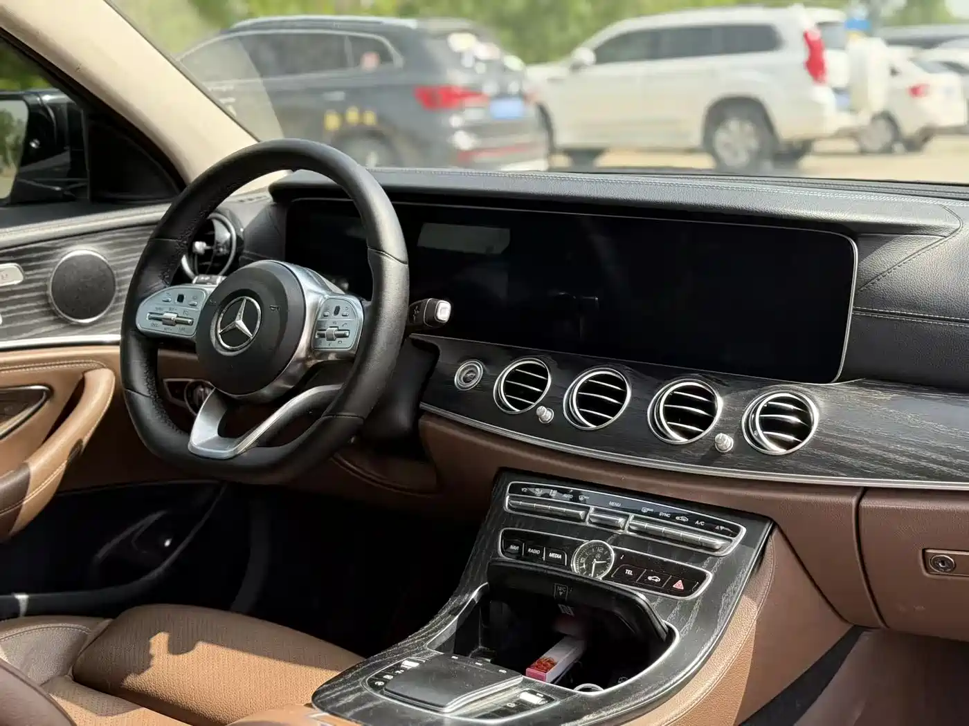 Mercedes-Benz E-Class 2020 Model E 260 L Sport фото 13