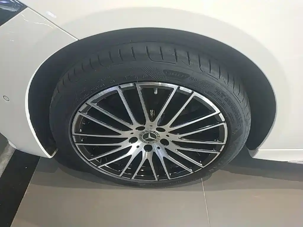 Фото 23 - Mercedes-Benz C-Class