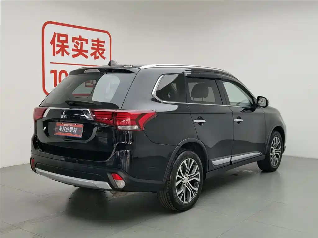 Mitsubishi Outlander (Import) 2016 2.4L 4WD Elite 5-seater фото 2
