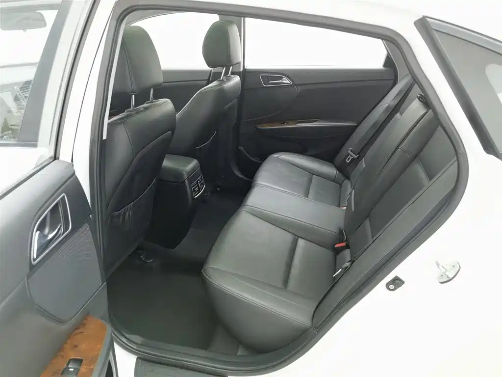 Hyundai Mistra 2014 1.8L Auto Premium DLX фото 15