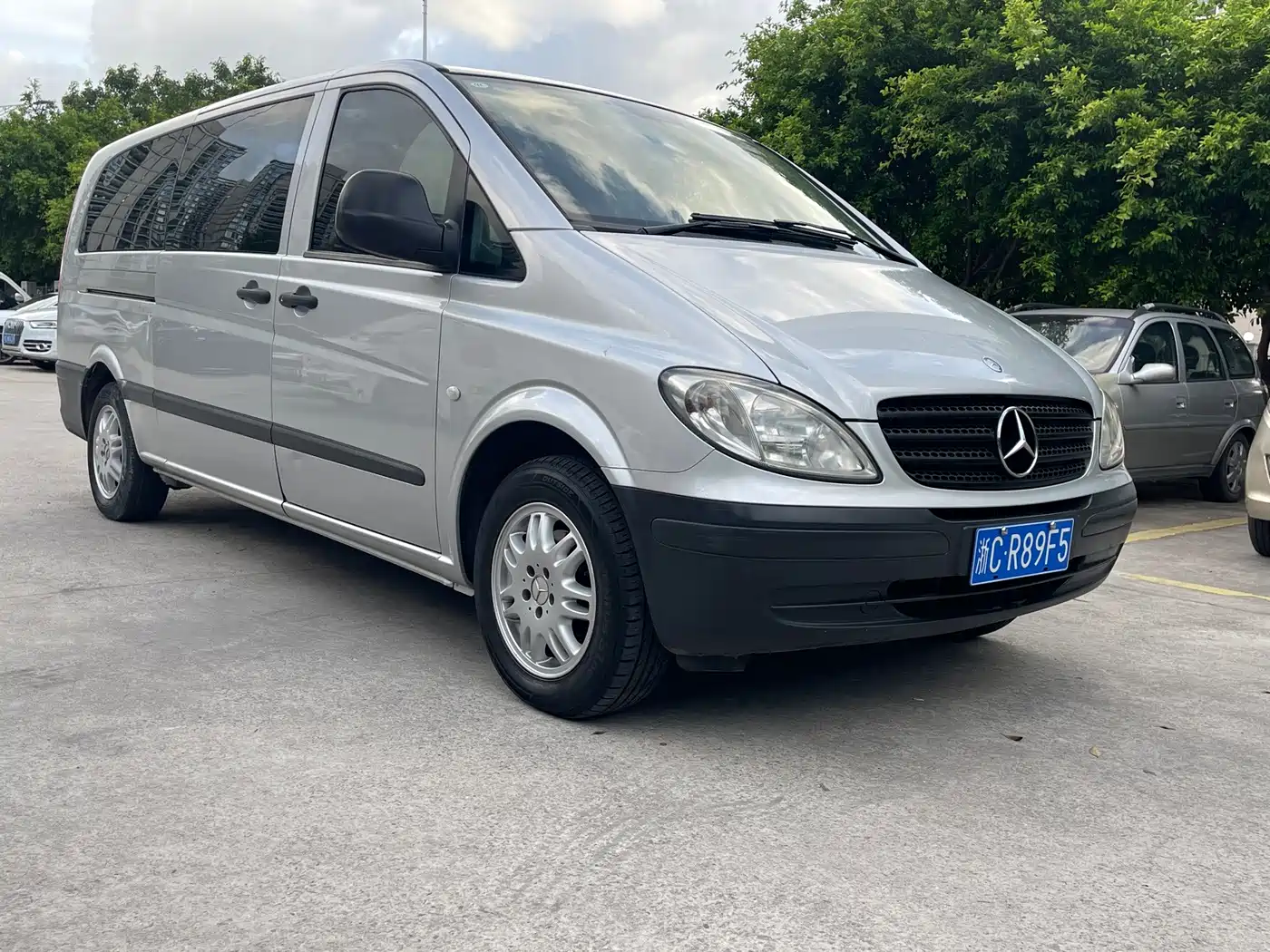 Photo 3 - Mercedes-Benz Vito