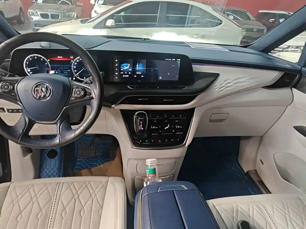 Фото 13 - Buick GL8