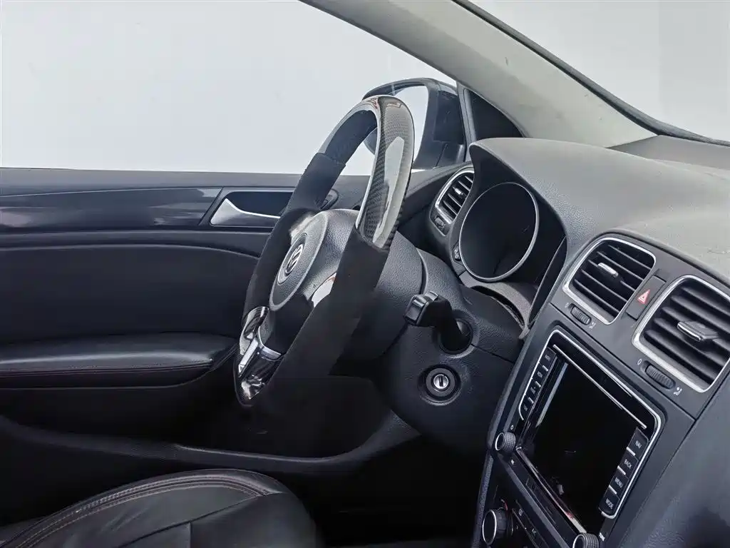 Volkswagen Golf 2012 1.6 Manual Comfort Type фото 22
