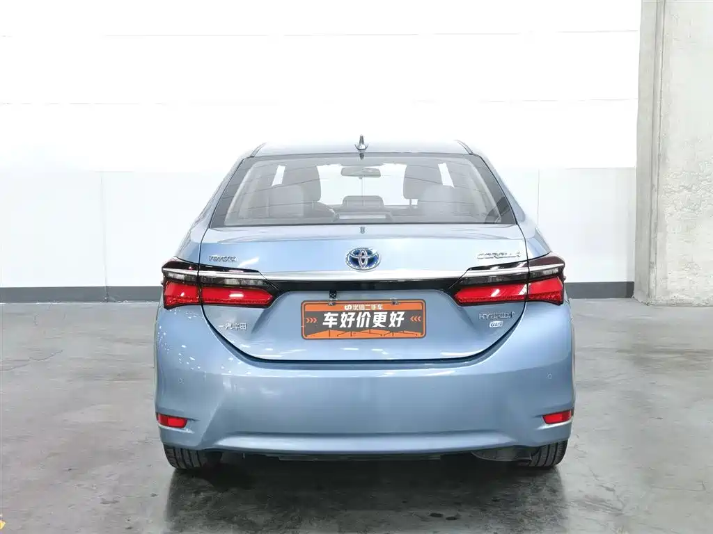Toyota Corolla 2017 Facelift Hybrid 1.8L E-CVT Elite Edition фото 4