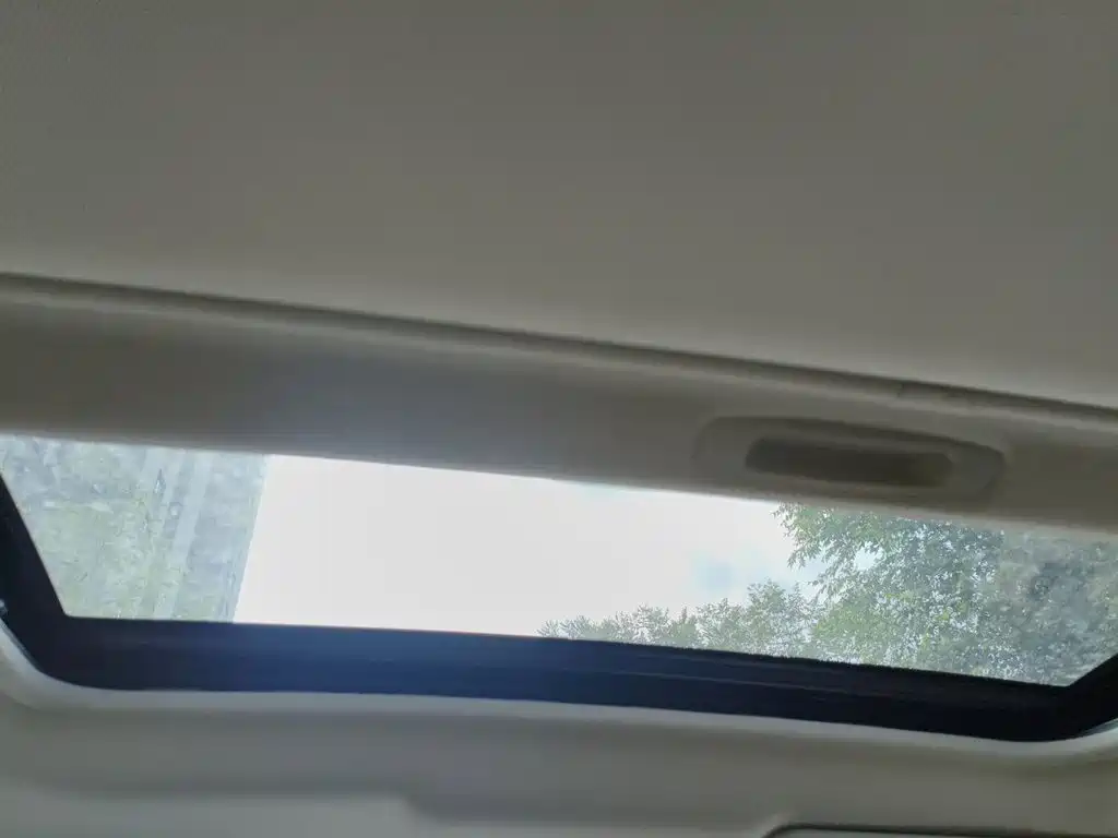 Photo 9 - Mitsubishi Outlander