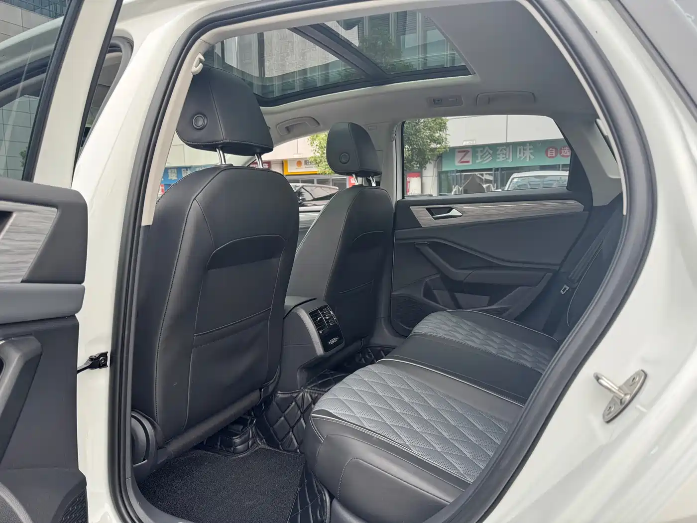 Volkswagen Sagitar 2024 300TSI DSG Surpass Edition фото 13