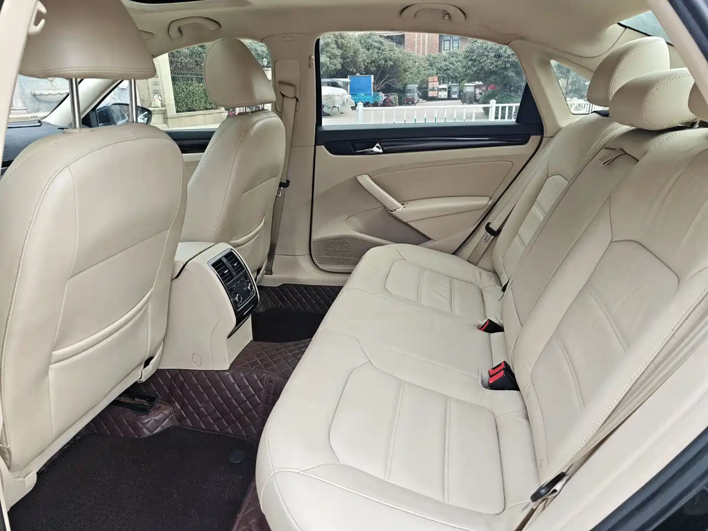 Volkswagen Passat 2015 1.4TSI DSG Prestige Edition фото 5
