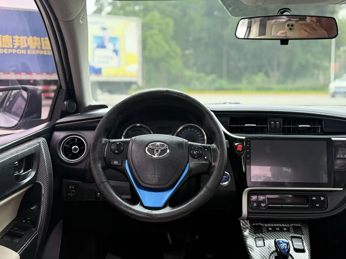 Toyota Corolla 2017 Facelift Hybrid 1.8L E-CVT Leading Edition фото 20
