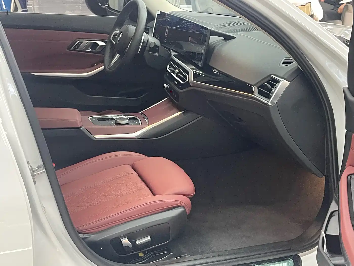 BMW 3 Series 2023 320Li M Sport Package фото 7