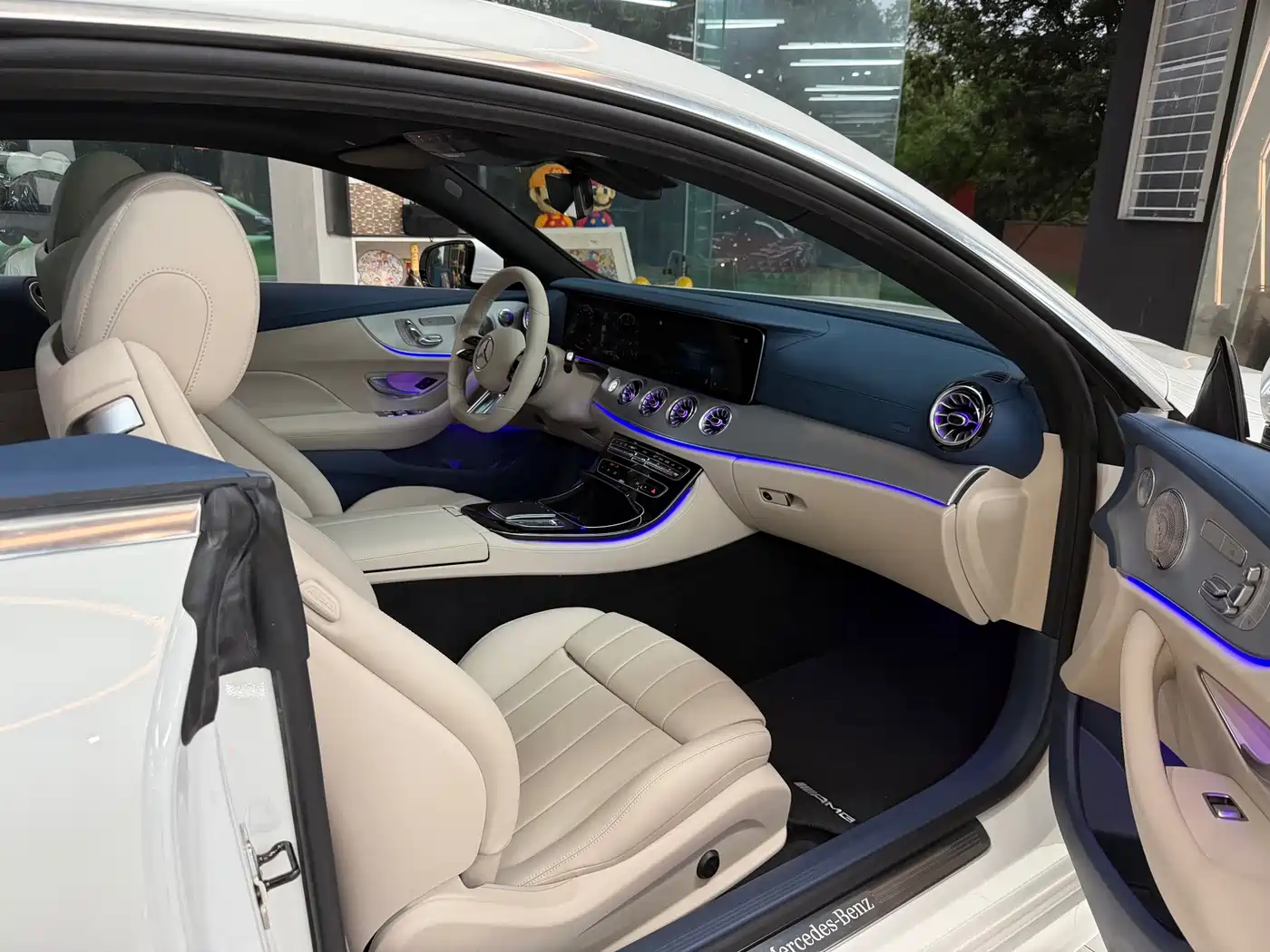 Mercedes-Benz E-Class, миниатюра 4