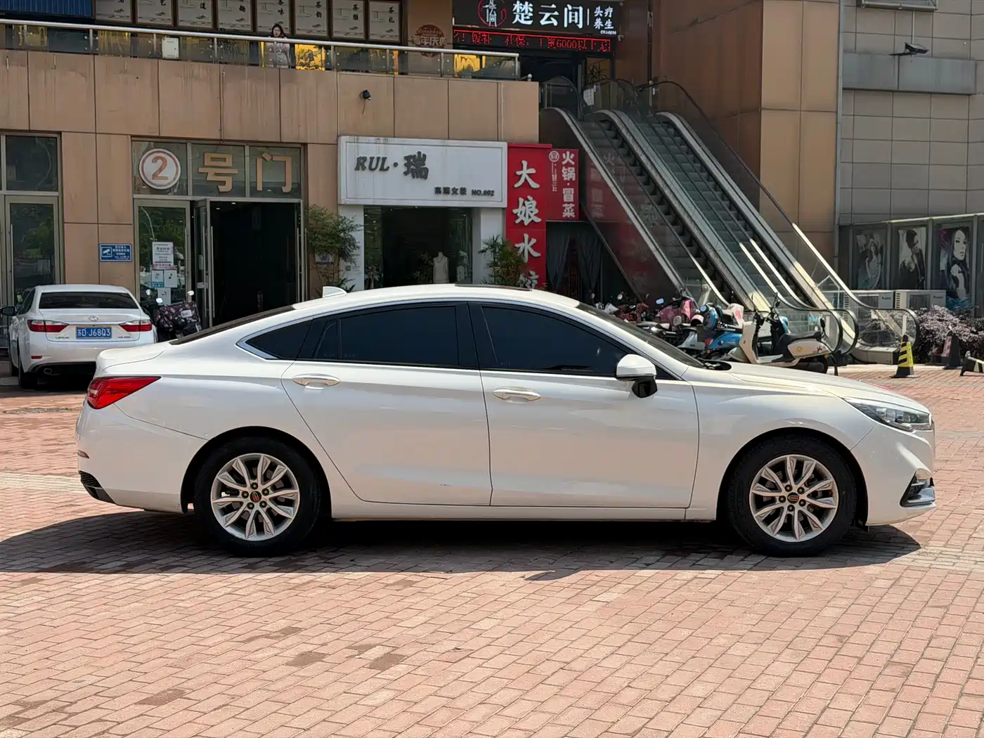 Hongqi H5 2019 30TD Style Edition фото 8