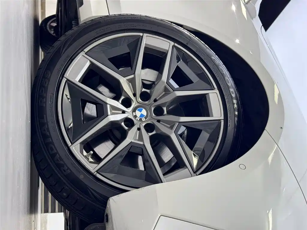 BMW 5 Series 2024 530Li Leading Model Luxury Package фото 16