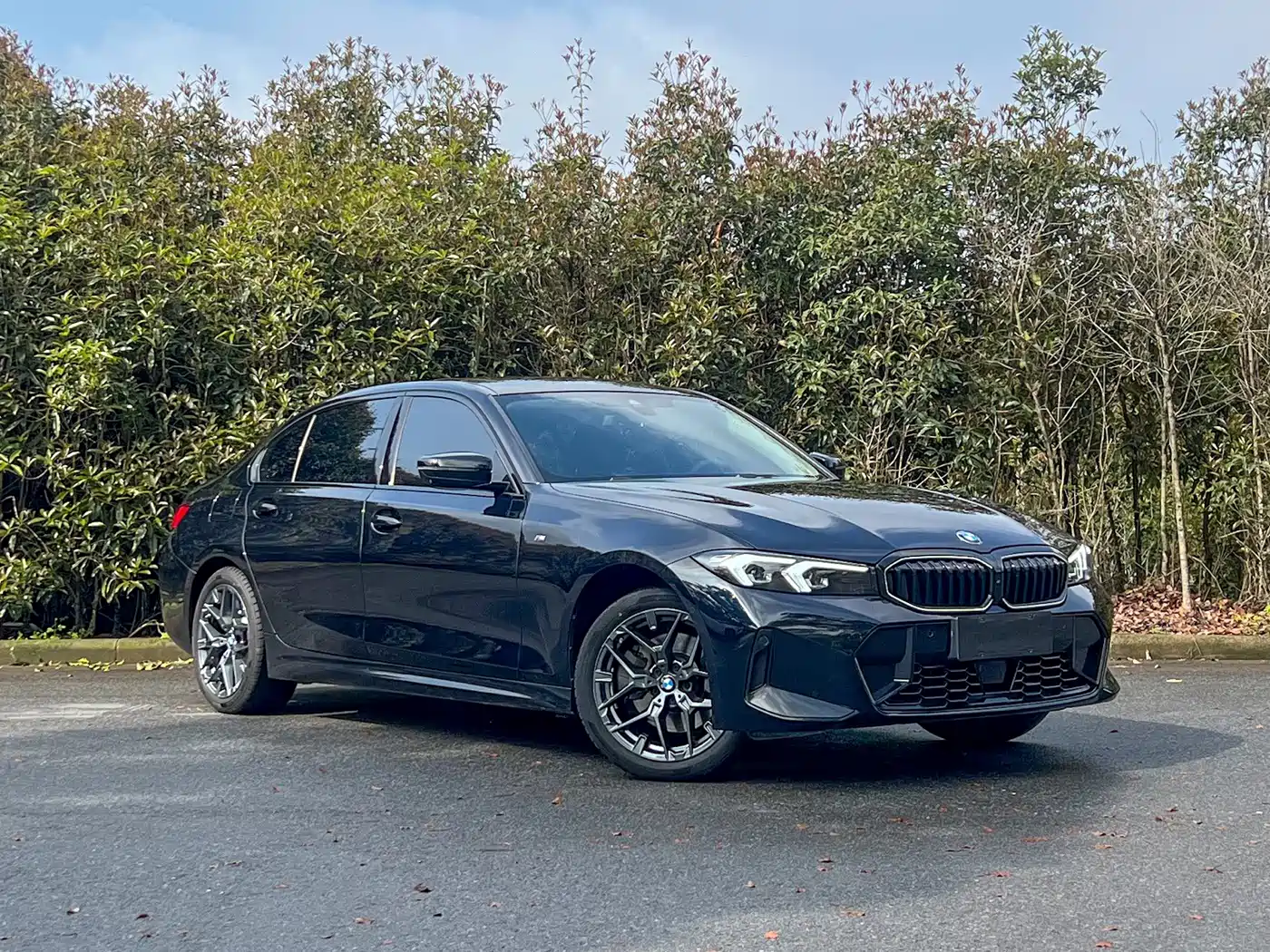 BMW 3 Series 2025 330Li M Sport Night Edition фото 3