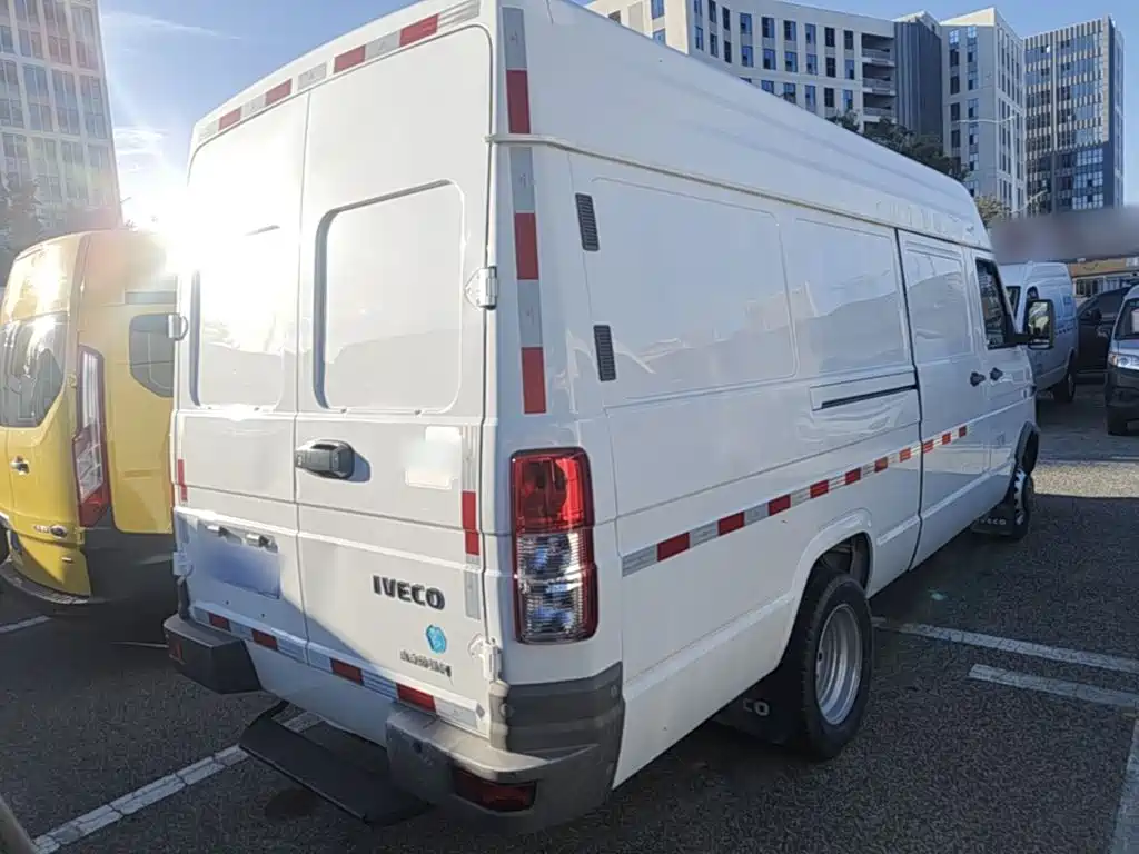 Фото 7 - Iveco Daily