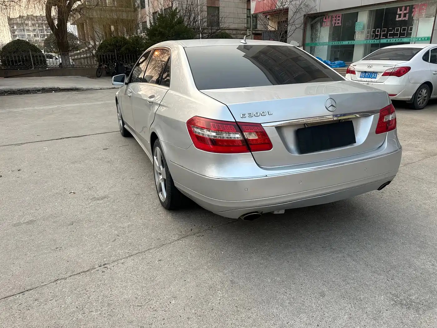 Mercedes-Benz E-Class 2013 E 300 L Fashion фото 6