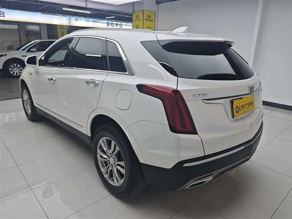 CADILLAC XT5