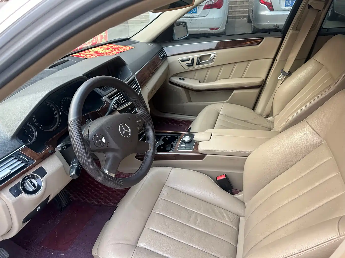 Mercedes-Benz E-Class 2013 E 300 L Fashion фото 9