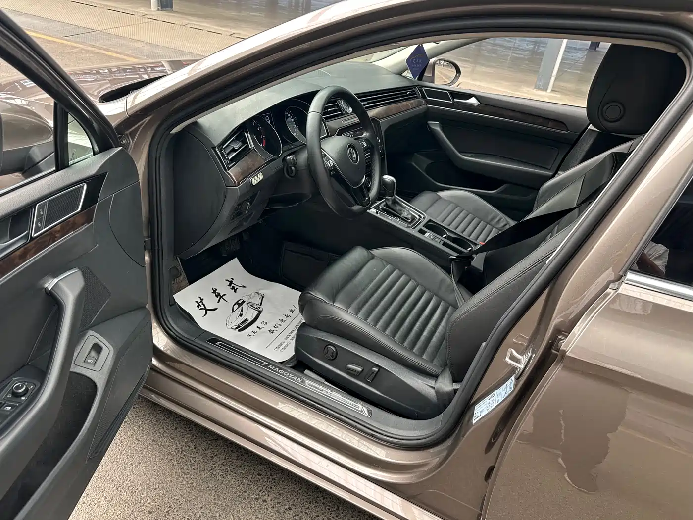 Volkswagen Magotan 2018 Facelift 330TSI DSG Luxury фото 14